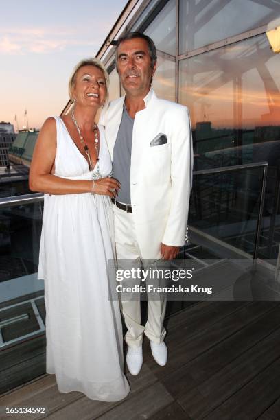 Hochzeit U. Walz Und C. Thamm: Sabine Christiansen Und Ehemann Norbert Medus Bei Der Feier Im China Club In Berlin .