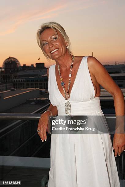 Hochzeit U. Walz Und C. Thamm: Sabine Christiansen Bei Der Feier Im China Club In Berlin .