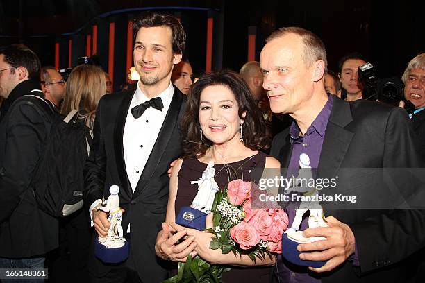 Florian David Fitz Und Hannelore Elsner Und Edgar Selge Bei Der 32. Verleihung Des Bayerischen Filmpreises In München .