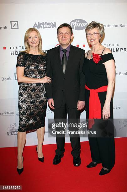Frauke Ludowig, Andreas Bethke Und Renate Reymann Bei Der Verleihung Des 7. Deutschen Hörfilmpreis Im Atrium Der Deutschen Bank In Berlin .