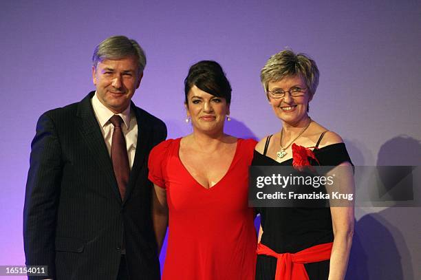 Bürgermeister Klaus Wowereit, Christine Neubauer Und Renate Reymann (Präsidentin Dbsv Bei Der Verleihung Des 7. Deutschen Hörfilmpreis Im Atrium Der...