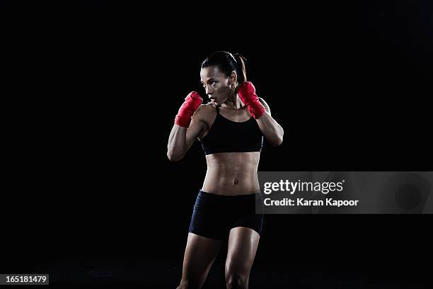 female boxer - clair obscur stockfoto's en -beelden