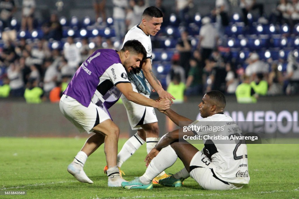 Olimpia v Fluminense - Copa CONMEBOL Libertadores 2023