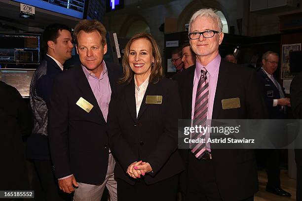 Actors Kin Shriner, Genie Francis and Tony Geary of ABCÕs soap opera General Hospital ring the opening bell at the New York Stock Exchange on April...