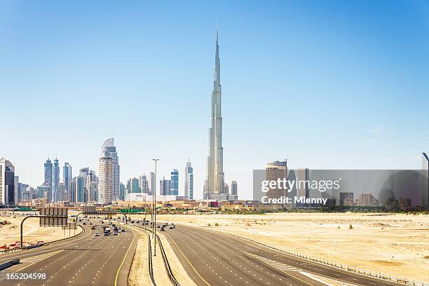 dubai skyline burj khalifa - burj khalifa skyline stock pictures, royalty-free photos & images