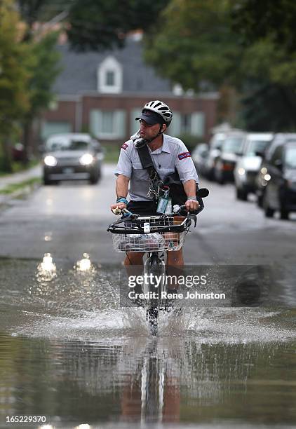 Mail Man Rushing 94 Mail Man In Rain Stock Photos, High-Res Pictures, and Images - Getty ...