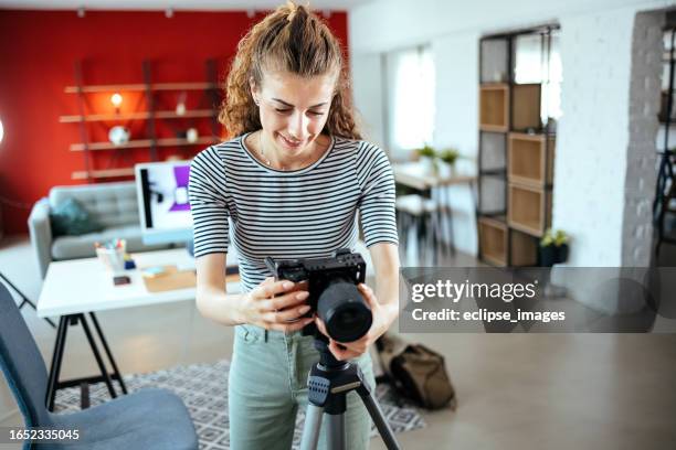 woman photographer - professional photo shoot stock pictures, royalty-free photos & images