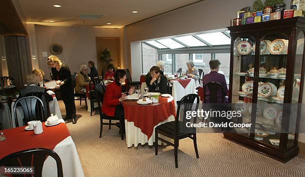 La Carte at the Gardiner Museum for restaurant review. Catering company runs charming lunch spot in the Gardiner Museum for Ceramic Arts. Small room...