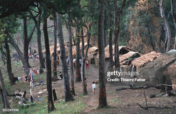 Humanitarian commandos, Shan States - A refugee settlement in the Shan States . .