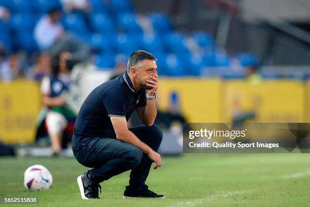 Xavi Garcia Pimienta, head coach of UD Las Palmas looks on during the LaLiga EA Sports match between UD Las Palmas and Real Sociedad at Estadio Gran...