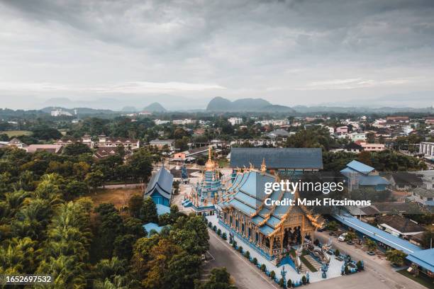 the blue temple, chiang rai, thailand - chiang rai province stock pictures, royalty-free photos & images