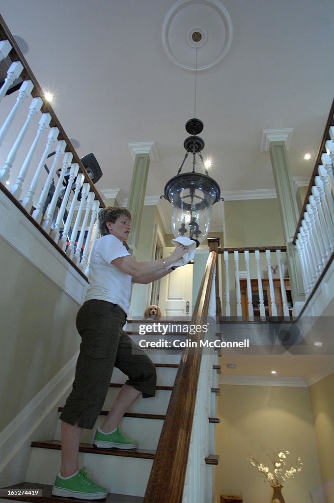 15/05/2007(ColinMcConnell Toronto Star) pics of darlene melanson who has undertaken a number of reno