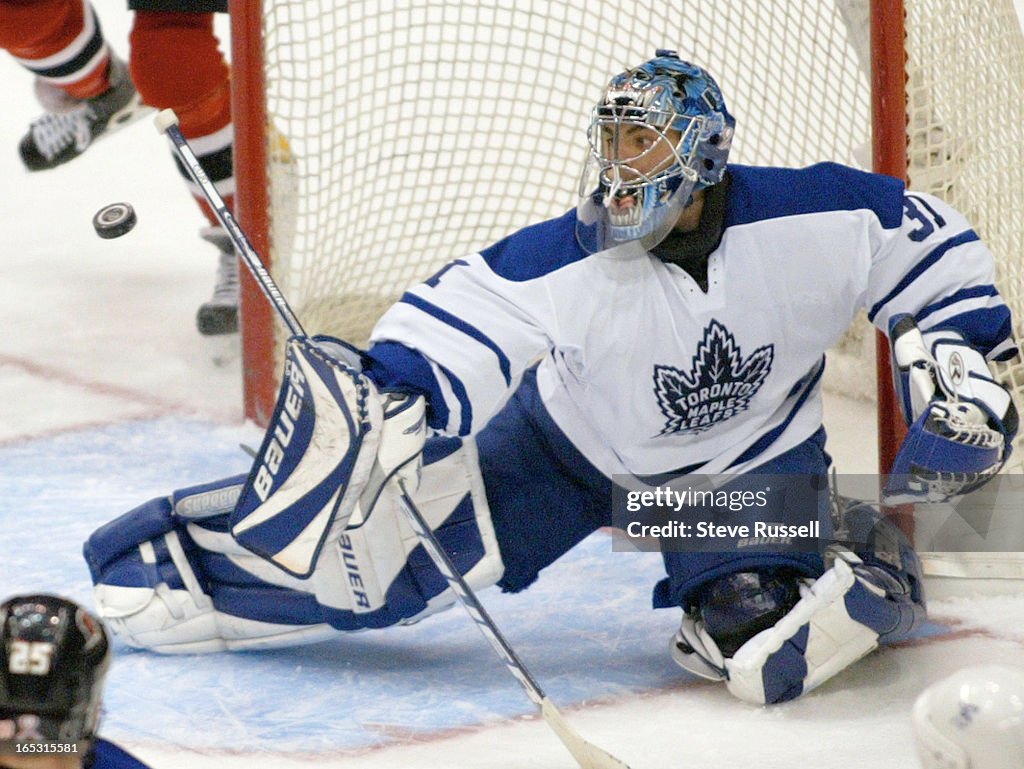 LEAFS---05/04/02--Curtis Joseph turned away 54 of 56 shots as the Toronto Maple Leafs beat the Ottaw