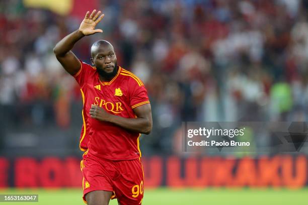 Romelu Lukaku of AS Roma acknowledges fans prior to the Serie A TIM match between AS Roma and AC Milan at Stadio Olimpico on September 01, 2023 in...