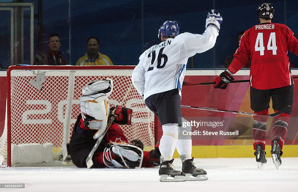 STAROLY--CANADA VS FINLAND---02/19/06---Jere Lehtinen celebrates his teams first goal against Canada