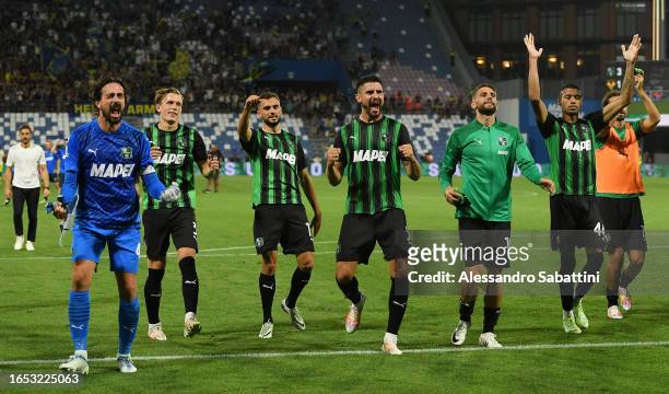 Players of US Sassuolo celebrate victory after the Serie A TIM match between US Sassuolo and Hellas Verona FC at Mapei Stadium - Citta' del Tricolore...