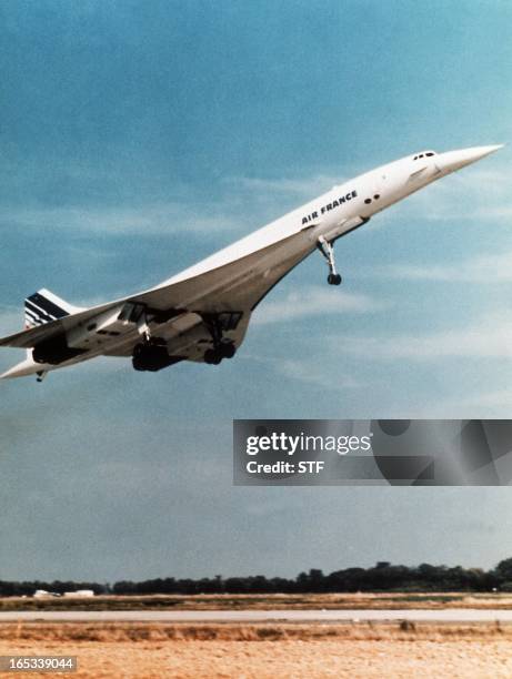 Photo datée de décembre 1975 du Concorde, l'avion supersonique franco-britannique. Picture dated December 1975 of the Concorde, the Franco-British...