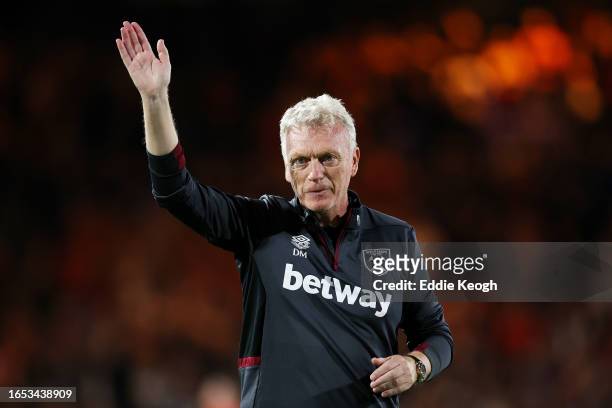 David Moyes, Manager of West Ham United, celebrates victory after the Premier League match between Luton Town and West Ham United at Kenilworth Road...