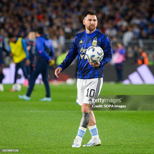 Lionel Messi of Argentina warms up prior to the FIFA World Cup 2026... News  Photo - Getty Images