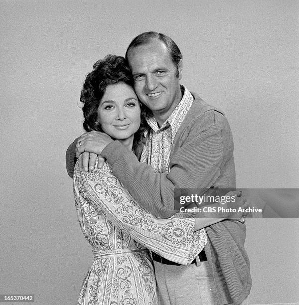 Cast photos of THE BOB NEWHART SHOW featuring Suzanne Pleshette as Emily Hartley and Bob Newhart as Dr. Robert 'Bob' Hartley. Image dated April 27,...