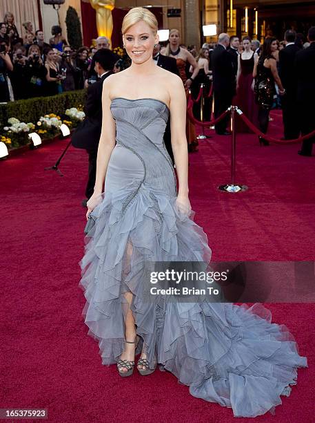 Actress Elizabeth Banks arrives at the 82nd Annual Academy Awards held at the Kodak Theatre on March 7, 2010 in Hollywood, California.