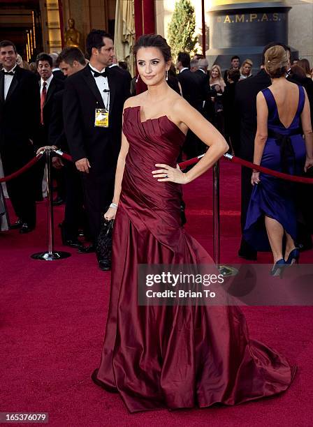 Actress Penelope Cruz arrives at the 82nd Annual Academy Awards held at the Kodak Theatre on March 7, 2010 in Hollywood, California.