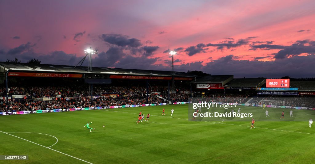 Luton Town v West Ham United - Premier League