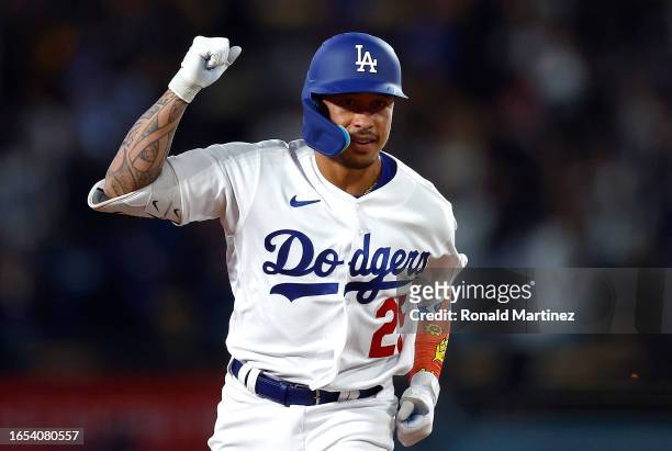 Kolten Wong of the Los Angeles Dodgers hits a three-run home run against the Atlanta Braves in the eighth inning at Dodger Stadium on September 01,...