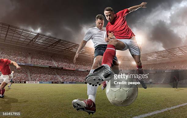 サッカーの是正活動のクローズアップ - サッカー選手 ストックフォトと画像