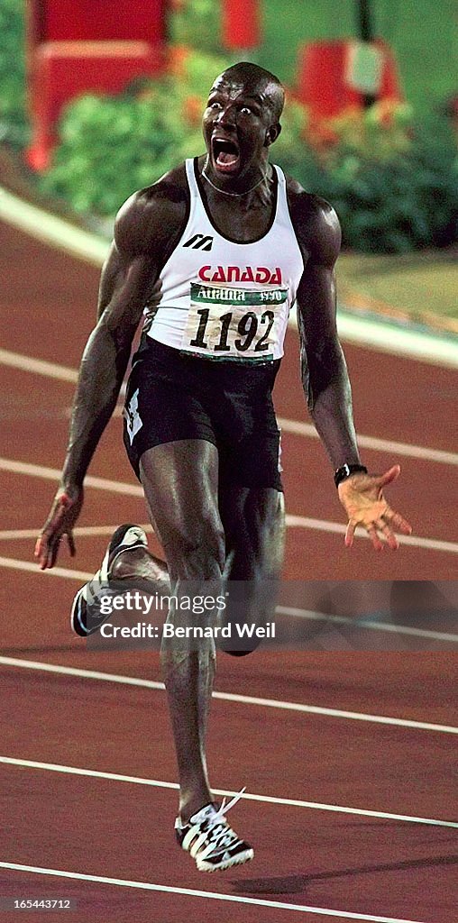 Image of Donovan Bailey's 100 metre world record run at the 1996 summer olympics in Atlanta