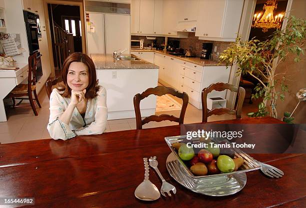 MarlaShapiro-June 9, 2004-Kitchen in the home of family physician Dr. Marla Shapiro, host of CTVs Balance. Television for Living Well, medical expert...