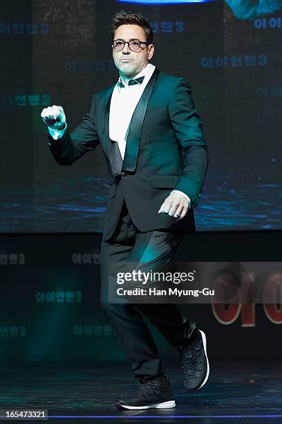 Downy Rapper 53 Iron (Rapper) Stock Photos, High-Res Pictures, and Images - Getty Images