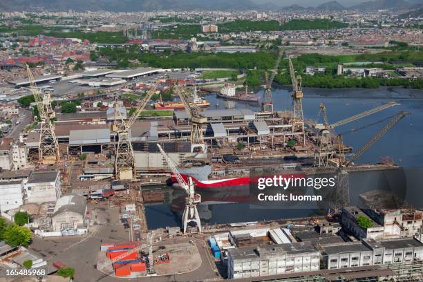 shipyard - ship building stockfoto's en -beelden