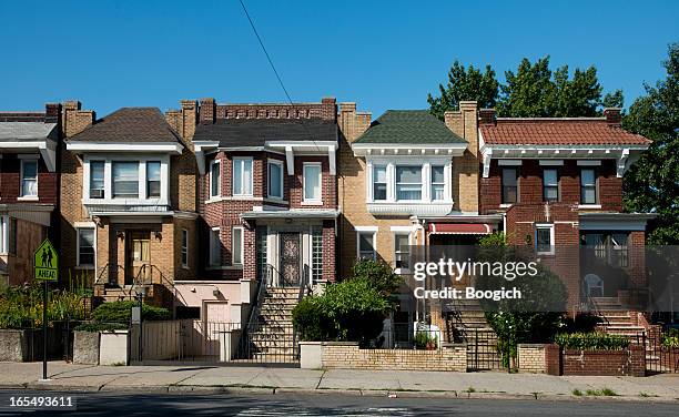 residential architecture in astoria queens new york city family homes - queens stockfoto's en -beelden