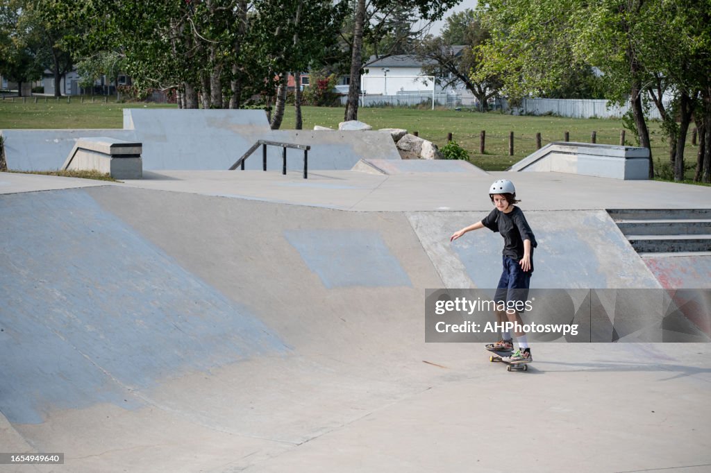 Skate Park Maverick: Jovem destemido de 15 anos destrói as rampas