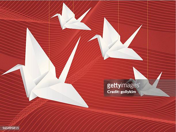 illustrazioni stock, clip art, cartoni animati e icone di tendenza di gru origami - origami a forma di gru