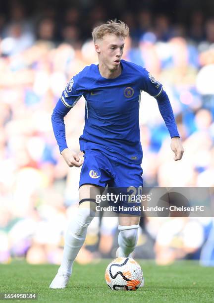 Cole Palmer of Chelsea with the ball during the Premier League match between Chelsea FC and Nottingham Forest at Stamford Bridge on September 02,...