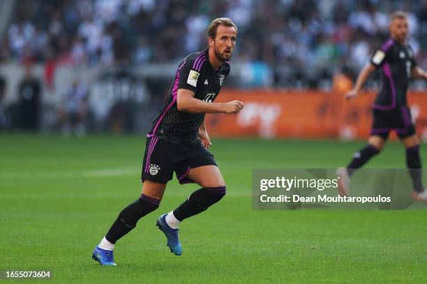 Harry Kane of Bayern Munich runs during the Bundesliga match between Borussia Mönchengladbach and FC Bayern München at Borussia Park Stadium on...