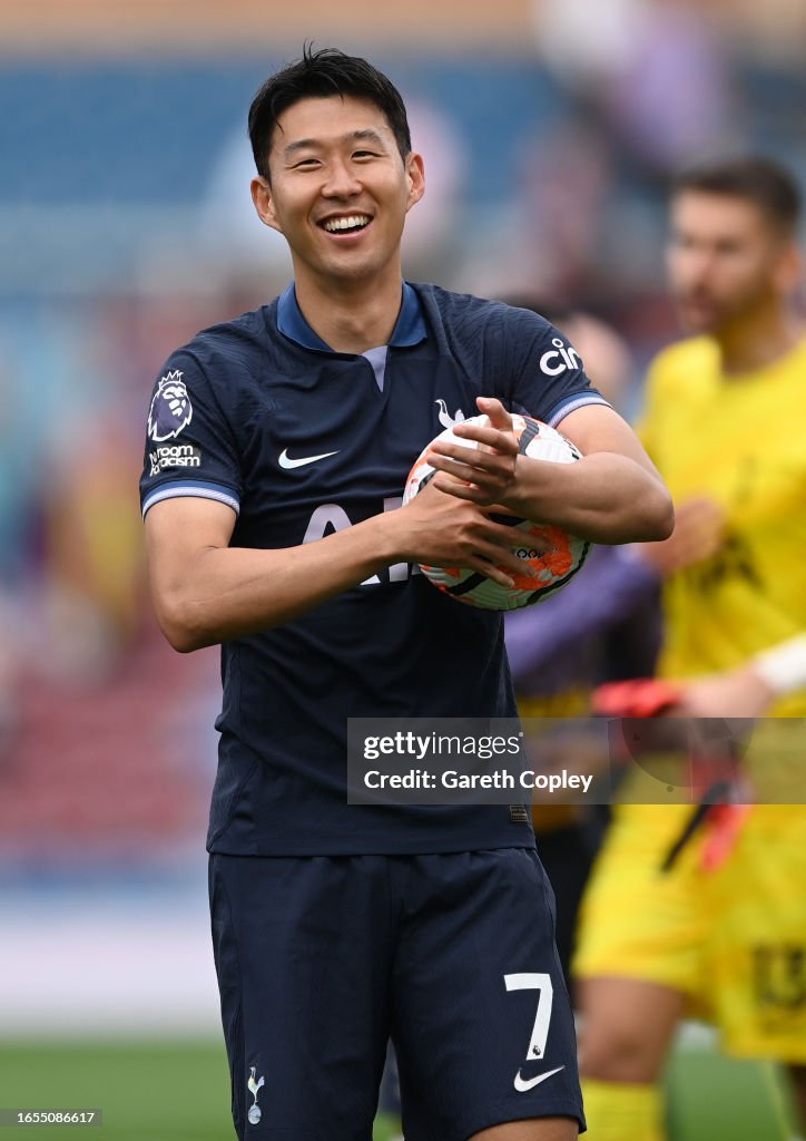 Burnley FC v Tottenham Hotspur - Premier League
