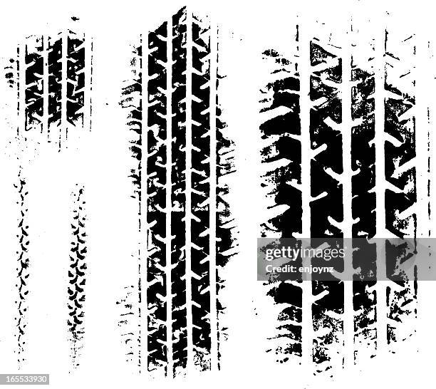 ilustrações de stock, clip art, desenhos animados e ícones de pneus grunge - estrada em terra batida