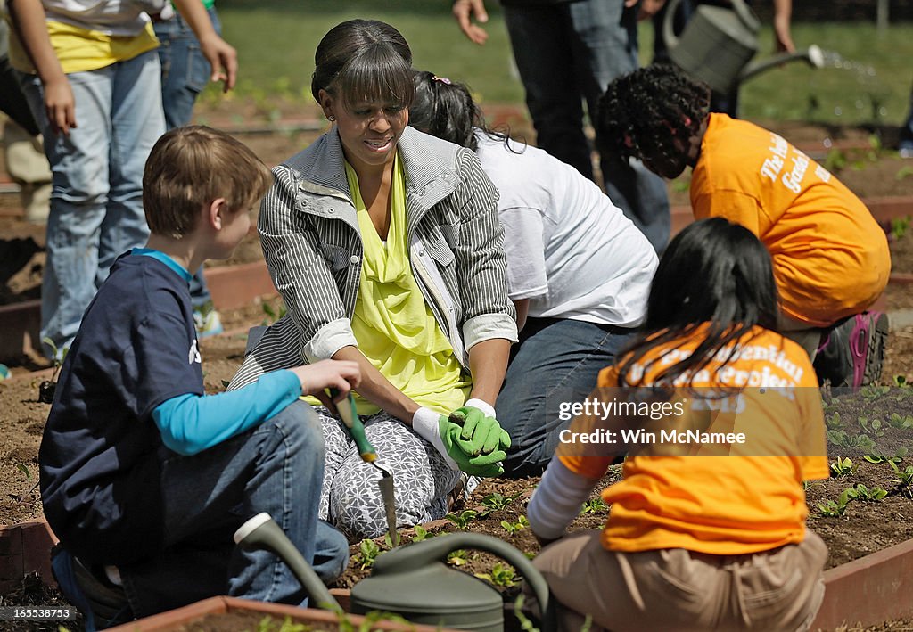 Michelle Obama Hosts Students At 5th Annual White House Garden Kitchen