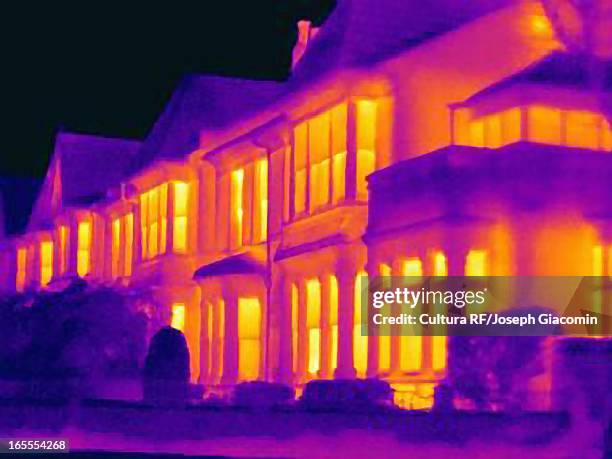 thermal image of houses on city street - infrared stockfoto's en -beelden