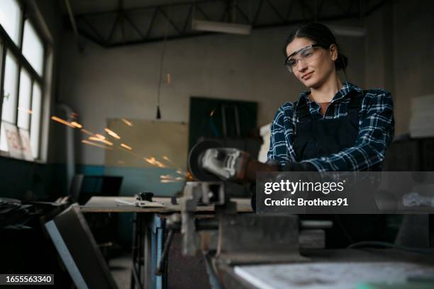 Someone Using Grinding Disk Grinding Disc Photos and Premium High Res Pictures - Getty Images