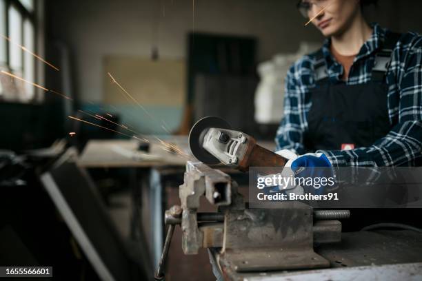 Someone Using Grinding Disk Grinding Disc Photos and Premium High Res Pictures - Getty Images