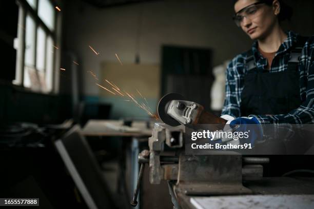 Someone Using Grinding Disk Grinding Disc Photos and Premium High Res Pictures - Getty Images