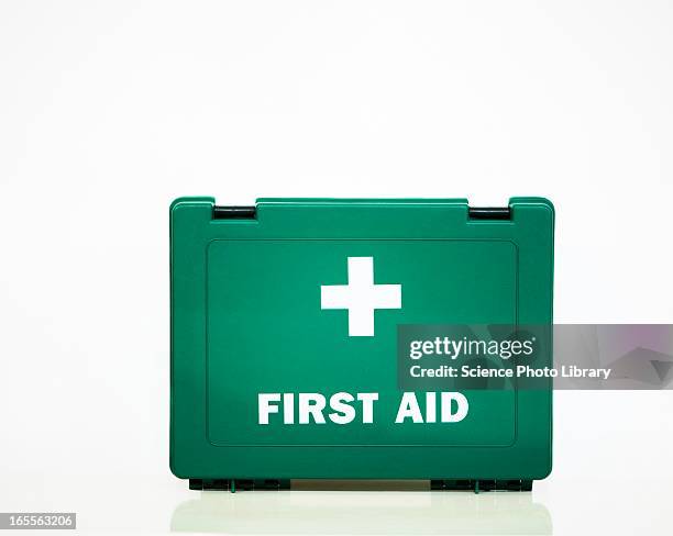 first aid box - ehbo doos stockfoto's en -beelden