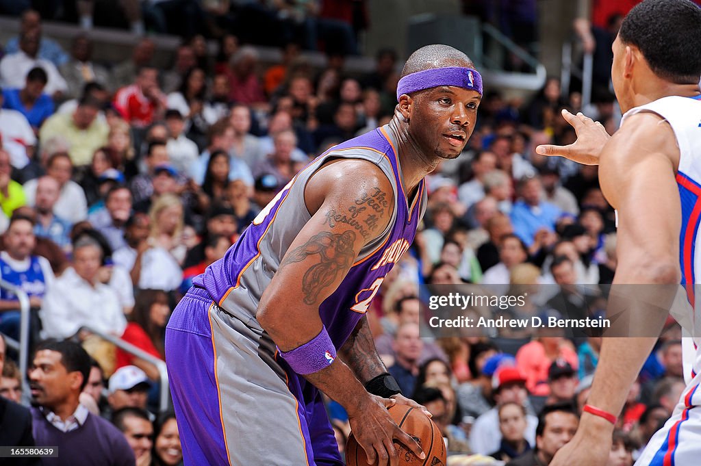 Phoenix Suns v Los Angeles Clippers