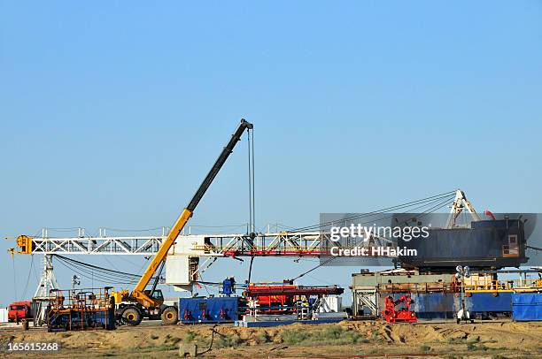 California Rig Move Drilling Rig Move High-Res Stock Photo - Getty Images
