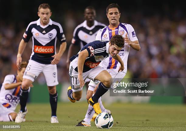 Marco Rojas of the Victory competes for the ball during the A-League Elimination final match between the Melbourne Victory and Perth Glory at Etihad...