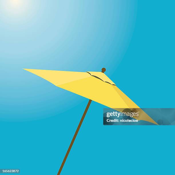 ilustraciones, imágenes clip art, dibujos animados e iconos de stock de amarillo sombrilla de playa - sombrilla